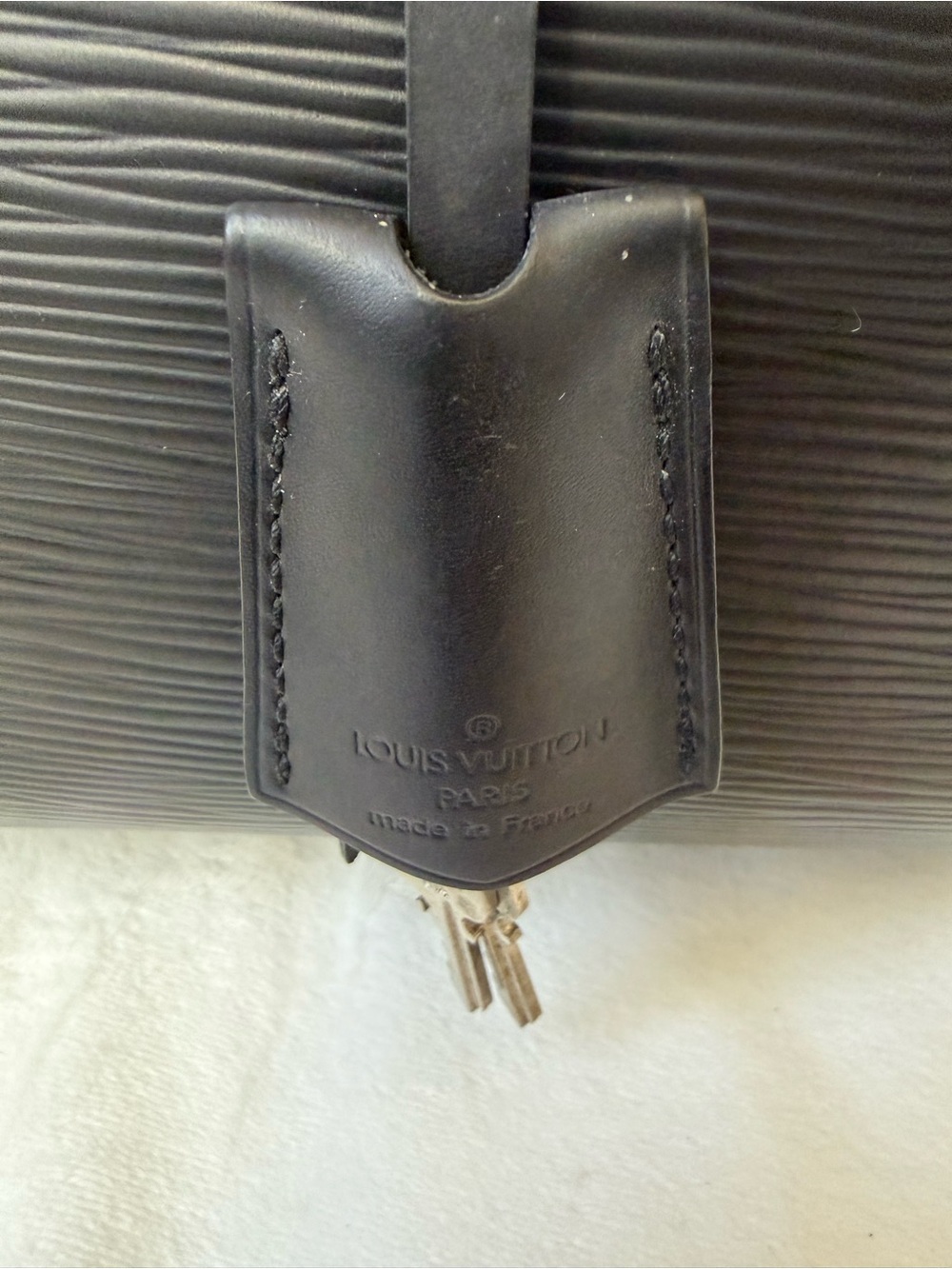 Louis Vuitton Montaigne GM Vintage Bag in Epi Leather - Picture 8 of 16